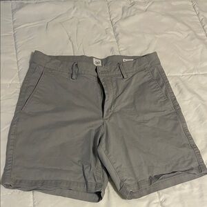 GAP Men's Classic Gray Flat Front Shorts